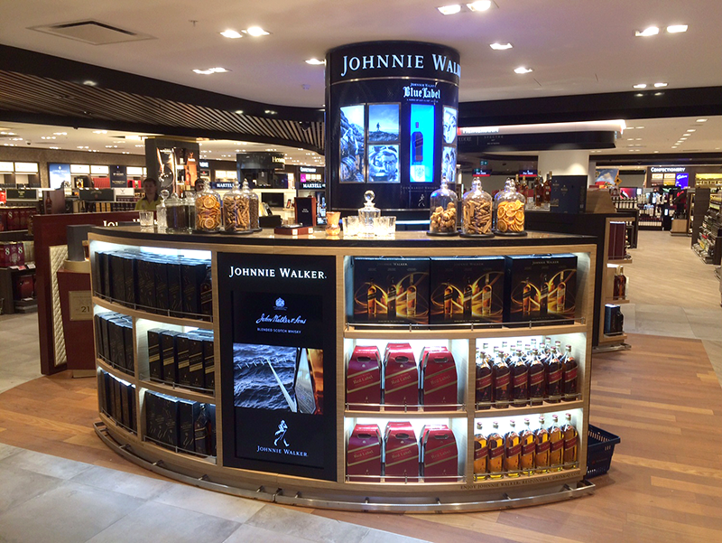 Johnnie-walker-kiosk-sydney-airport-opg